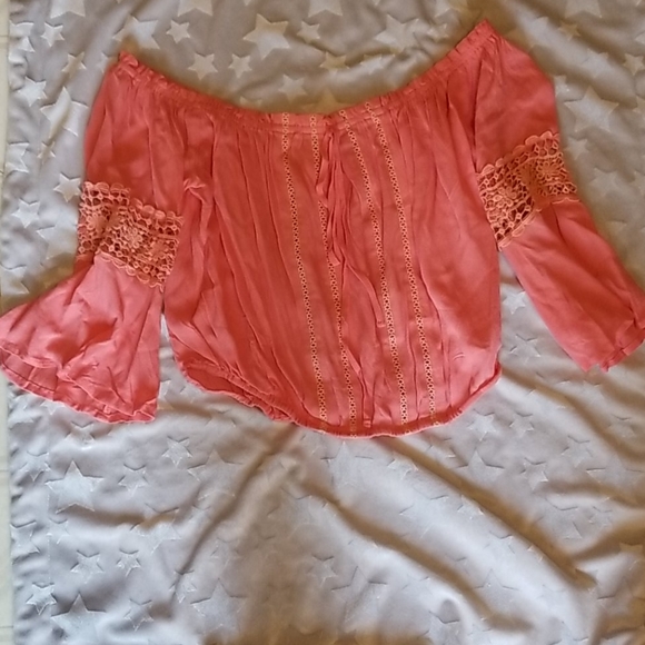 Crop top - Picture 1 of 4